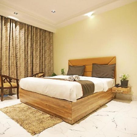 Hotel Royal Paradise By Kdson Yeni Delhi Dış mekan fotoğraf