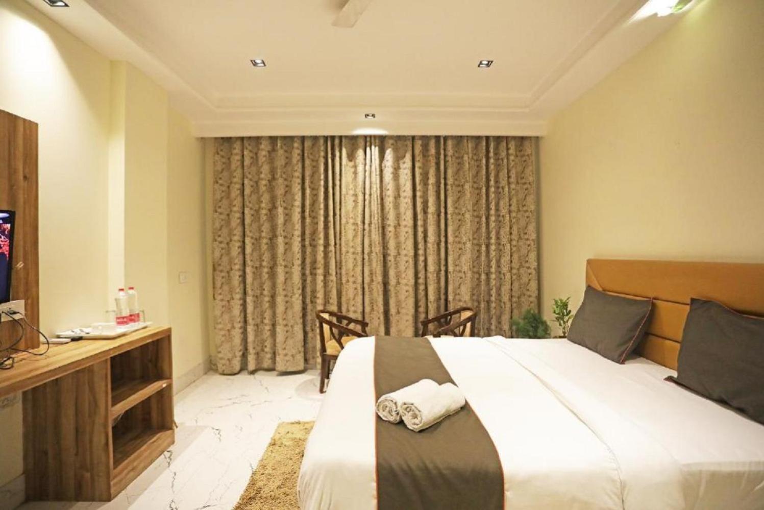 Hotel Royal Paradise By Kdson Yeni Delhi Dış mekan fotoğraf