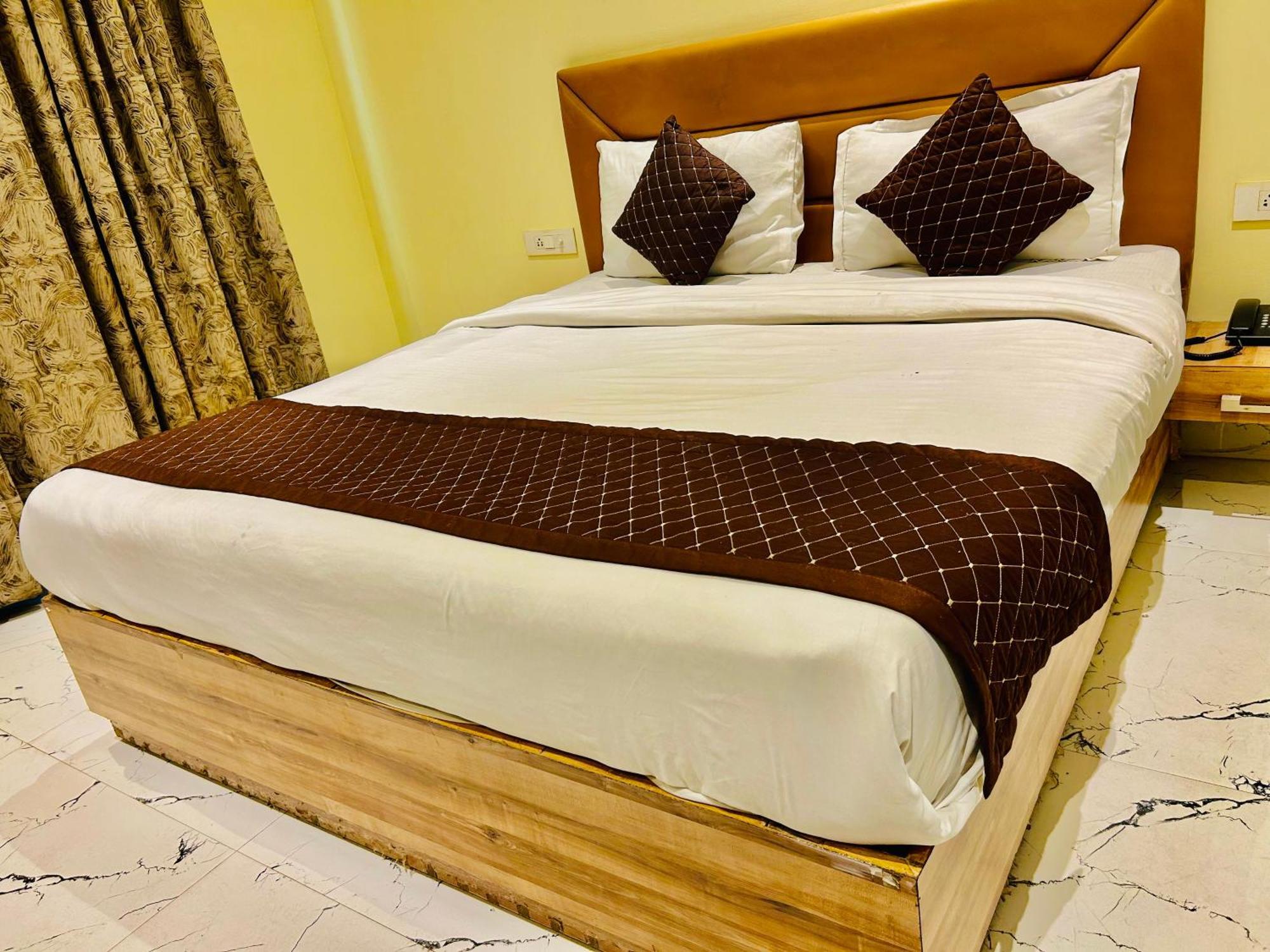 Hotel Royal Paradise By Kdson Yeni Delhi Dış mekan fotoğraf
